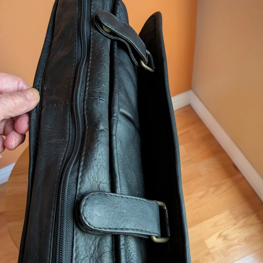 Elegant Black Leather Messenger Bag / laptop bag